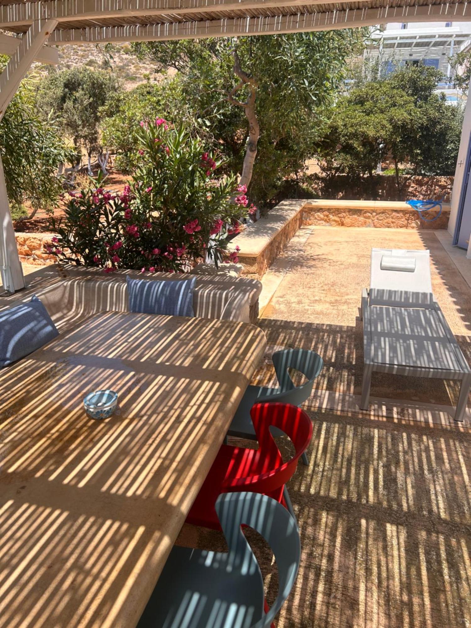 Simos Suites Elafonissos Buitenkant foto